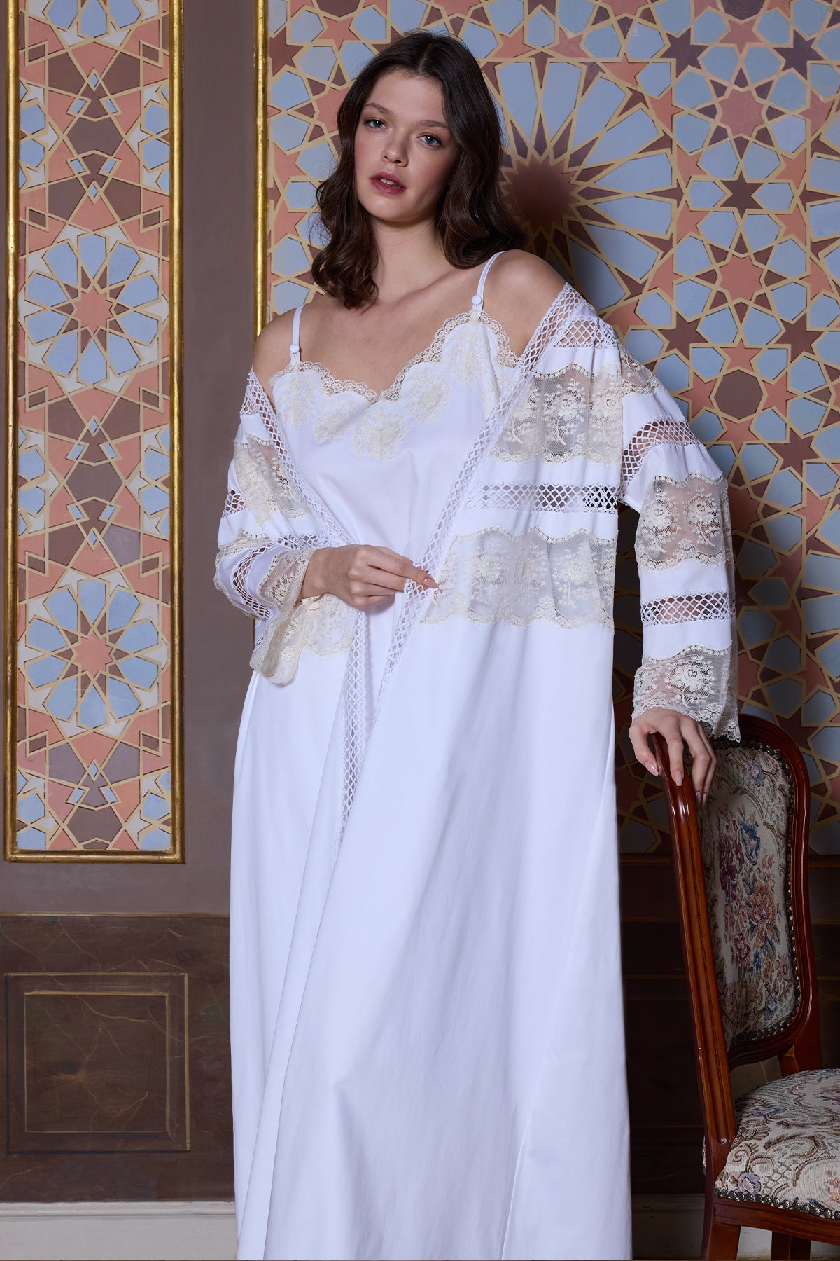 Amélie Lineal Lace Cotton Satin Nightgown with Robe