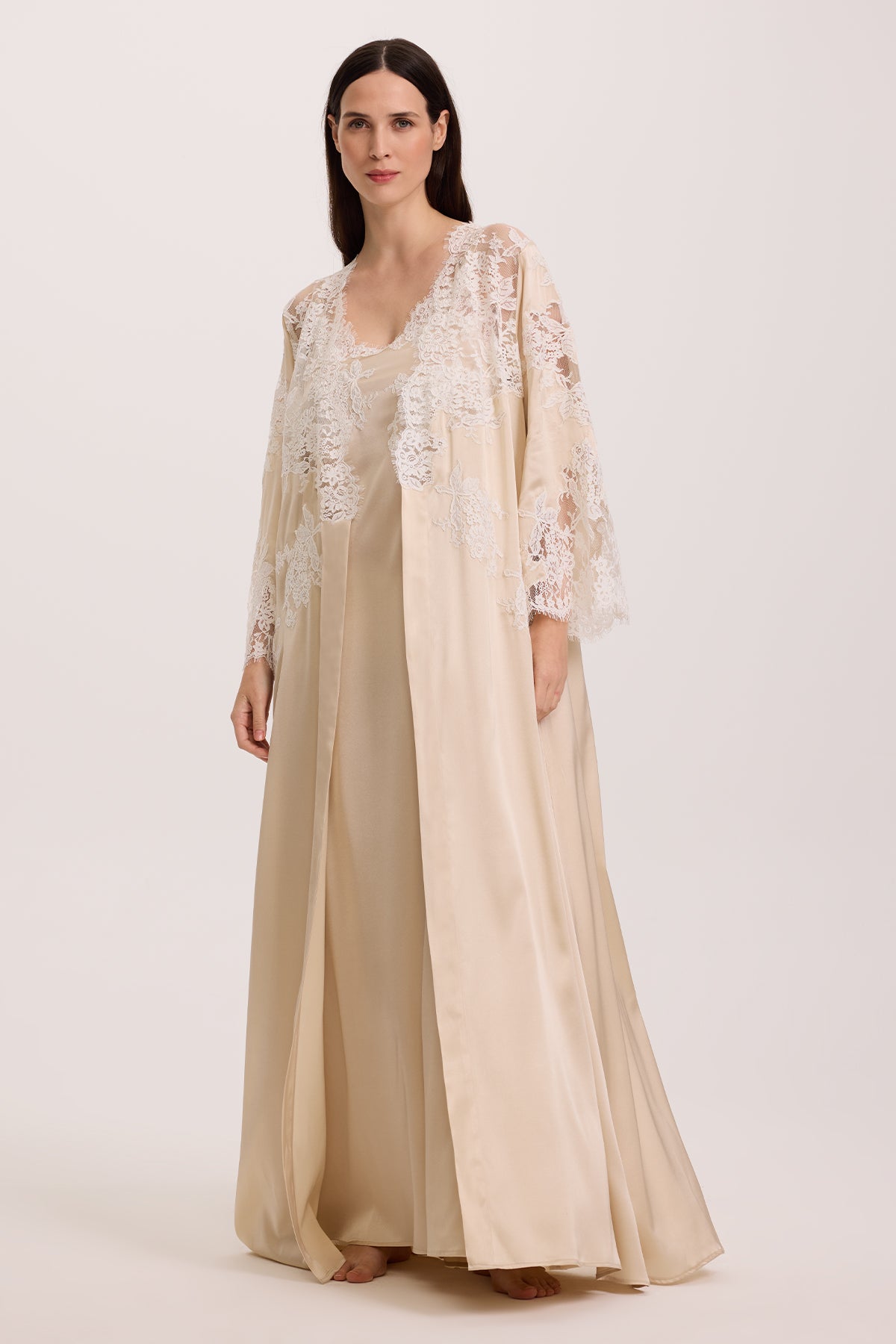 Bianco Beige Silk Nightgown with Robe