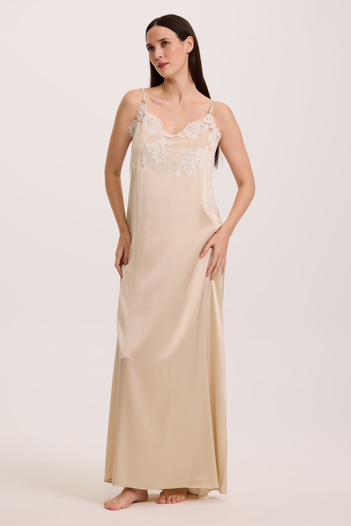 Bianco Beige Silk Nightgown with Robe