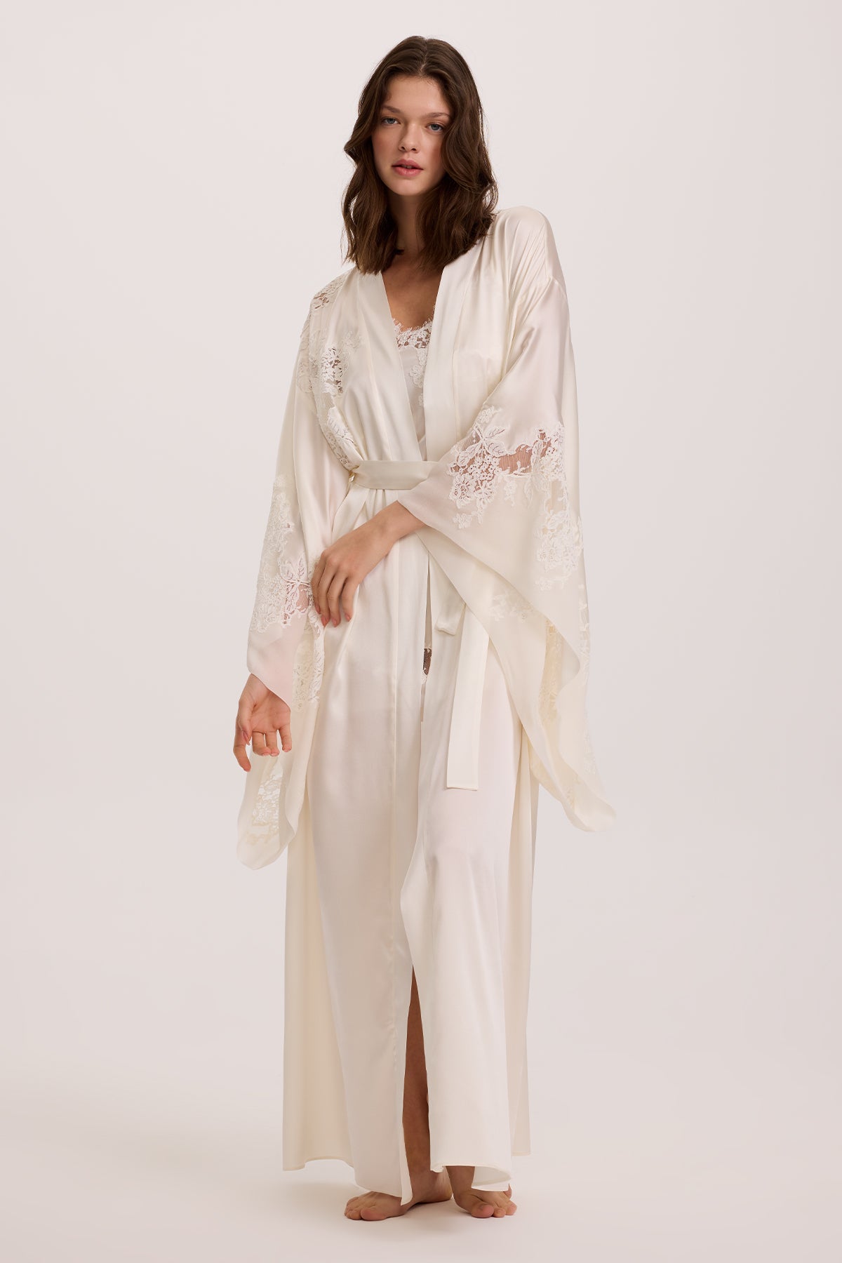 Bianco Silk Nightie with Kimono Robe