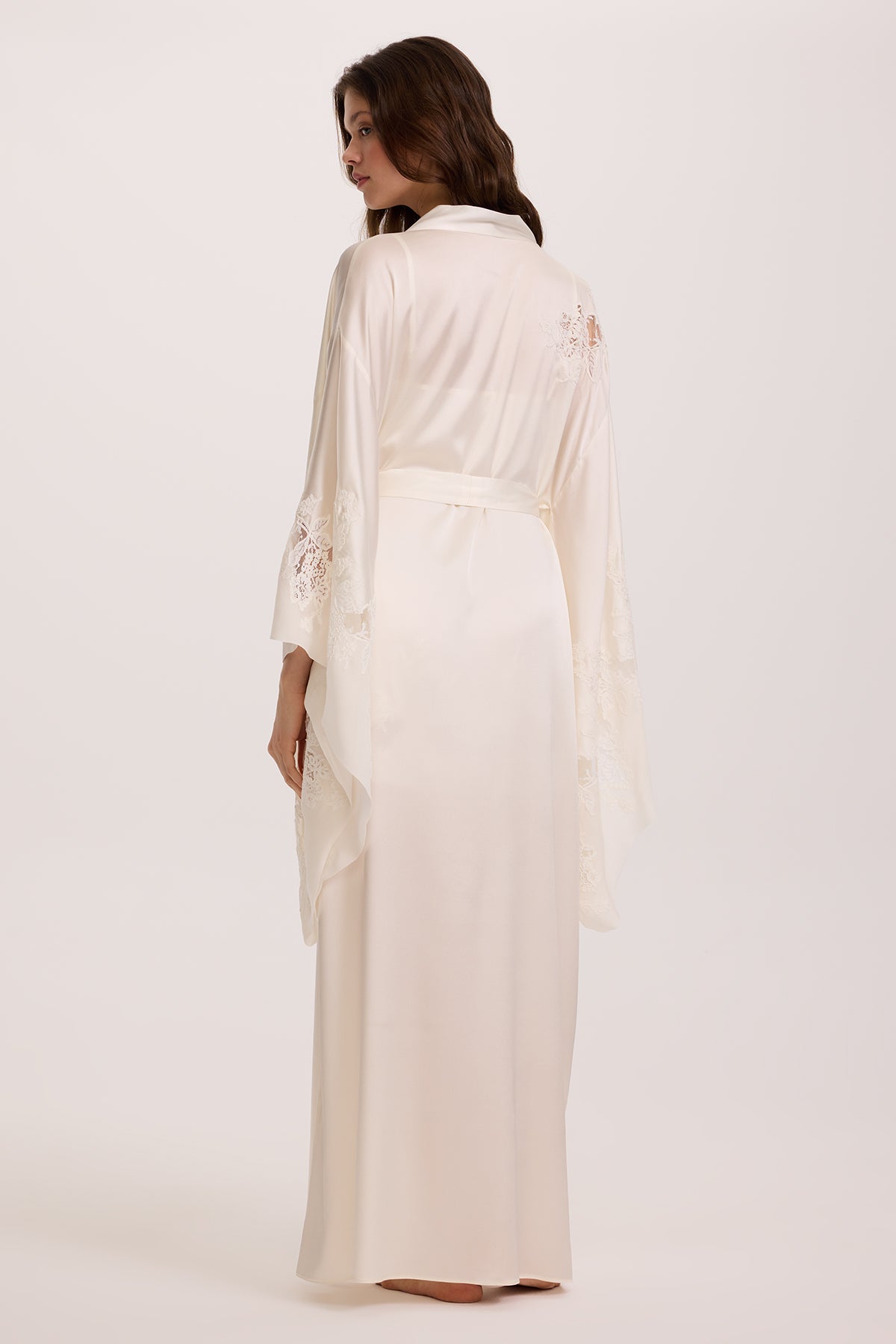 Bianco Silk Nightie with Kimono Robe