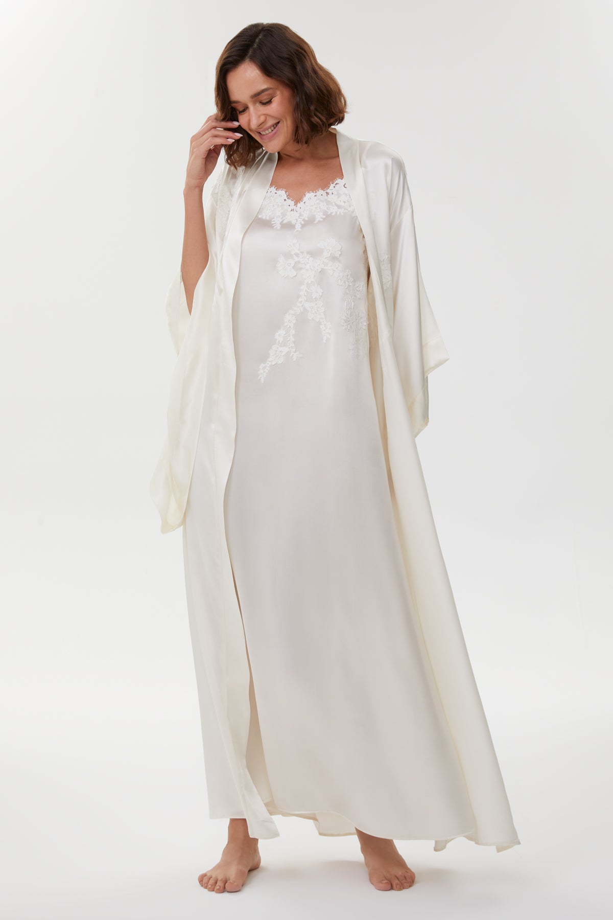Antoinette Ivory Pure Silk Nightgown & Kimono Robe