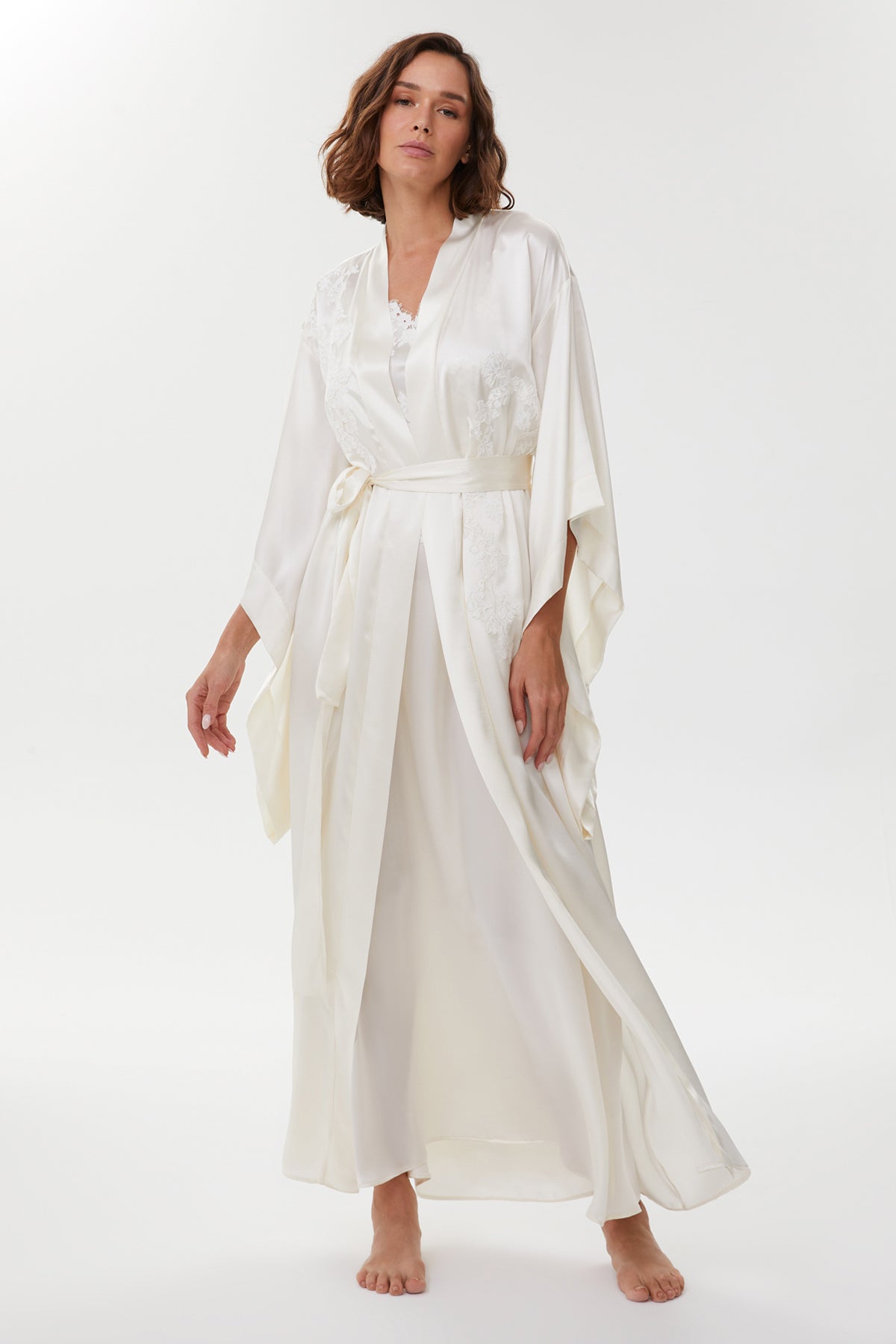 Antoinette Ivory Pure Silk Nightgown & Kimono Robe