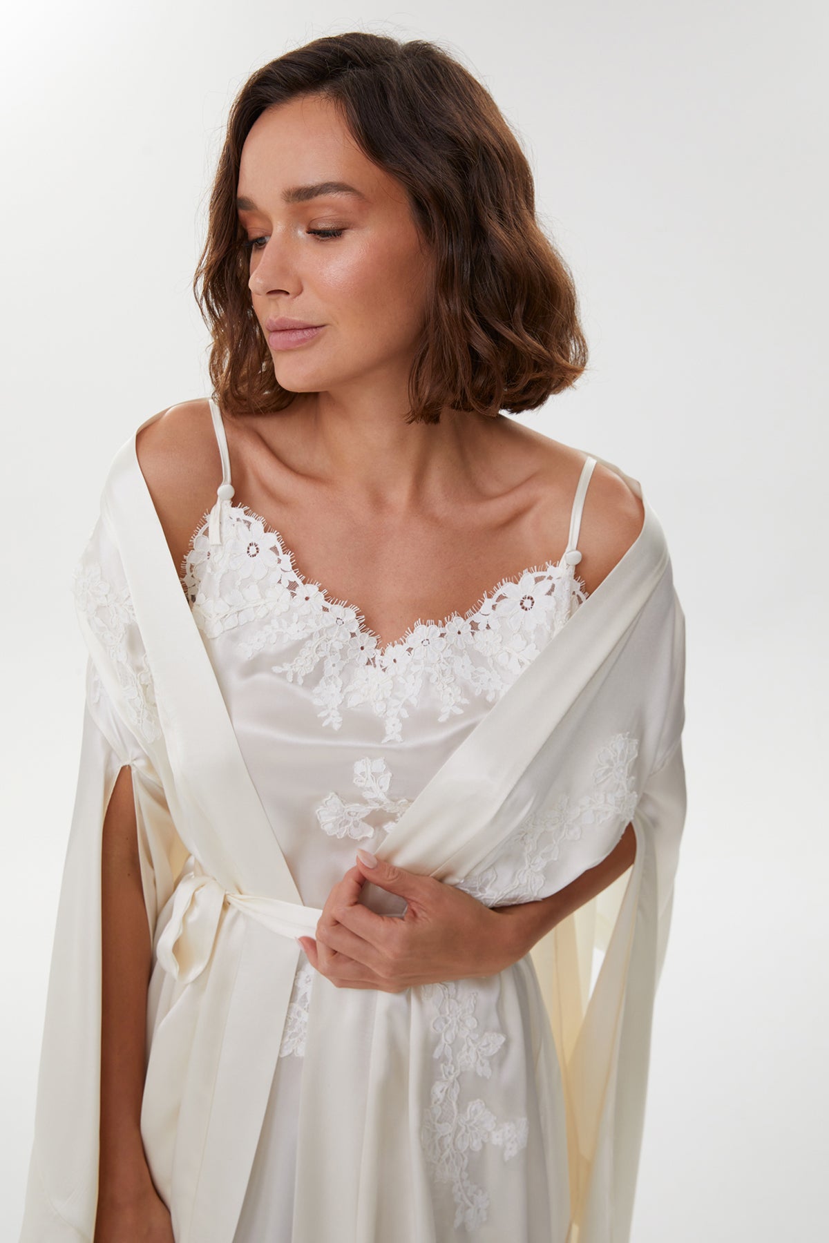 Antoinette Ivory Pure Silk Nightgown & Kimono Robe