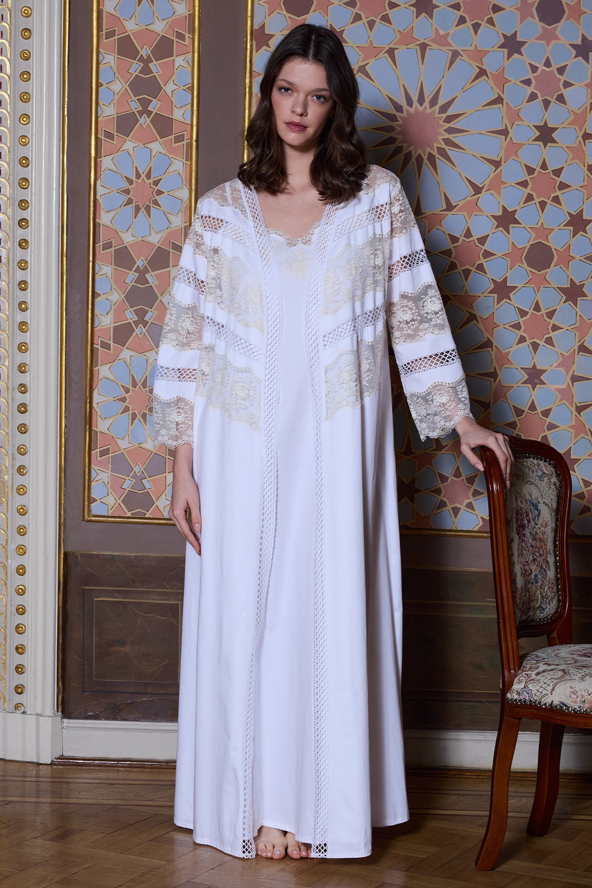 Amélie Lineal Lace Cotton Satin Nightgown with Robe