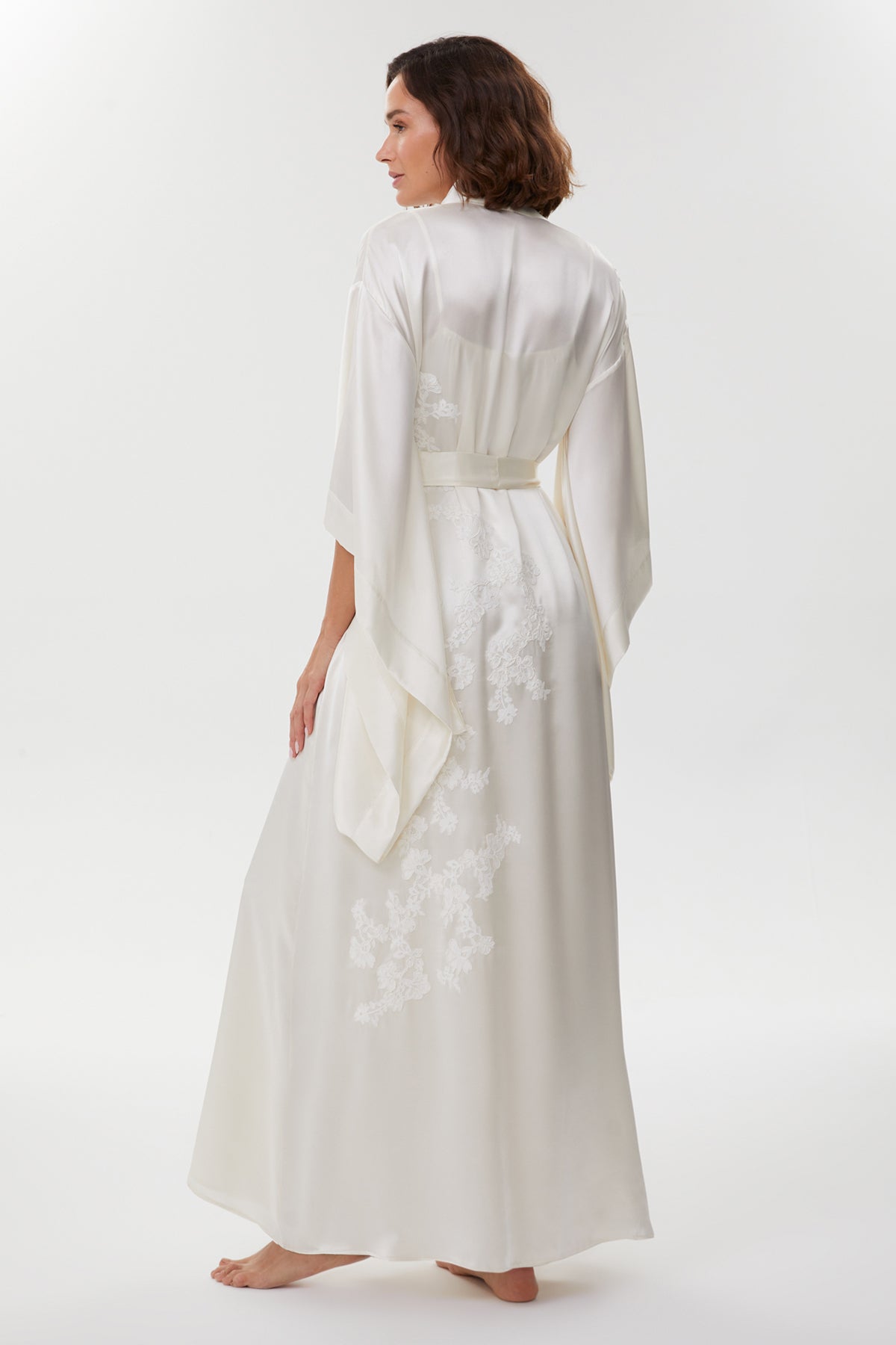 Antoinette Ivory Pure Silk Nightgown & Kimono Robe